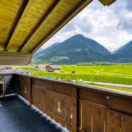 Apartmán In Neukirchen With Mountain Views