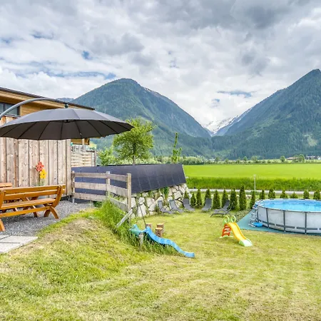 In Neukirchen With Mountain Views Lejlighed