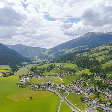 In Neukirchen With Mountain Views *